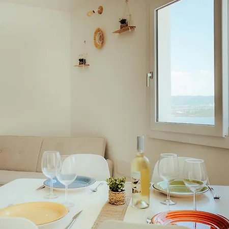Elegant Panoramic With Balcony *